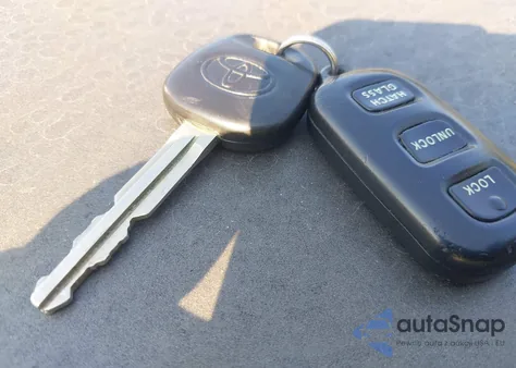 2007 Toyota Matrix Xr z USA, uszkodzony, nr VIN 2T1KR32E97C675869